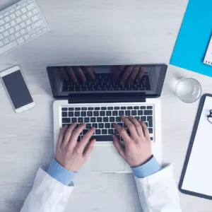 Med. Fachangestellte lernen die CGM MEDISTAR Software kennen.