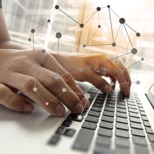 Mit der Telematikinfrastruktur (TI) werden alle Akteure im Gesundheitswesen vernetzt.